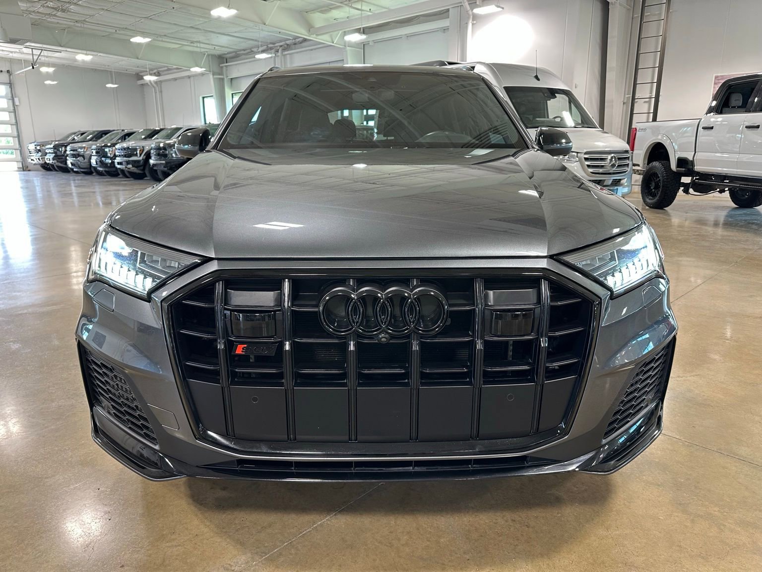 Used 2021 Audi SQ7 Premium Plus w/ SQ7 Black Optic Package image 2