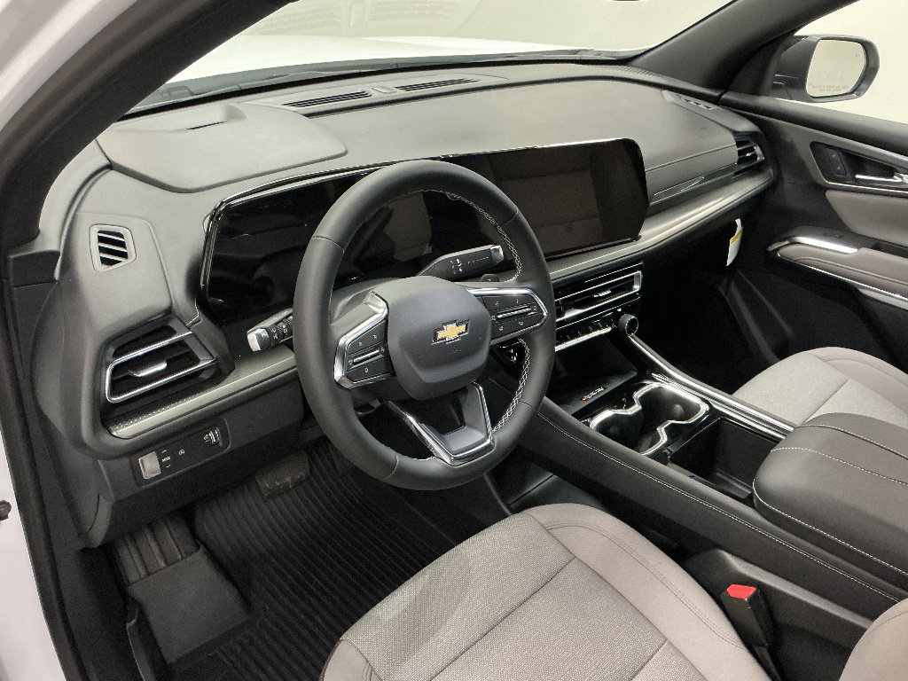 New 2026 Chevrolet Traverse LT w/ LPO, Floor Liner Package FWD image 10