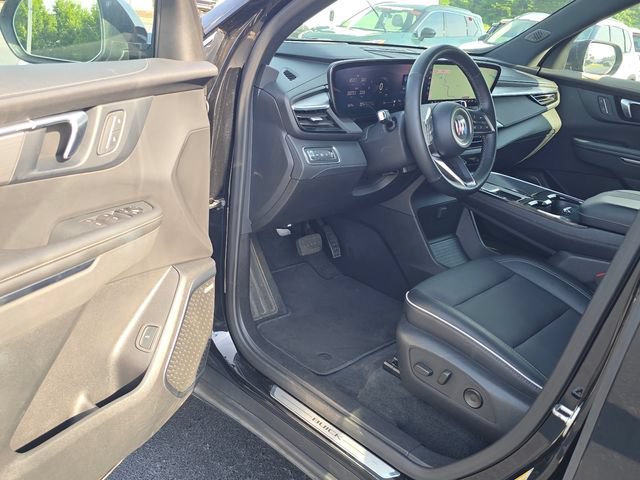 Used 2025 Buick Enclave Preferred FWD image 9