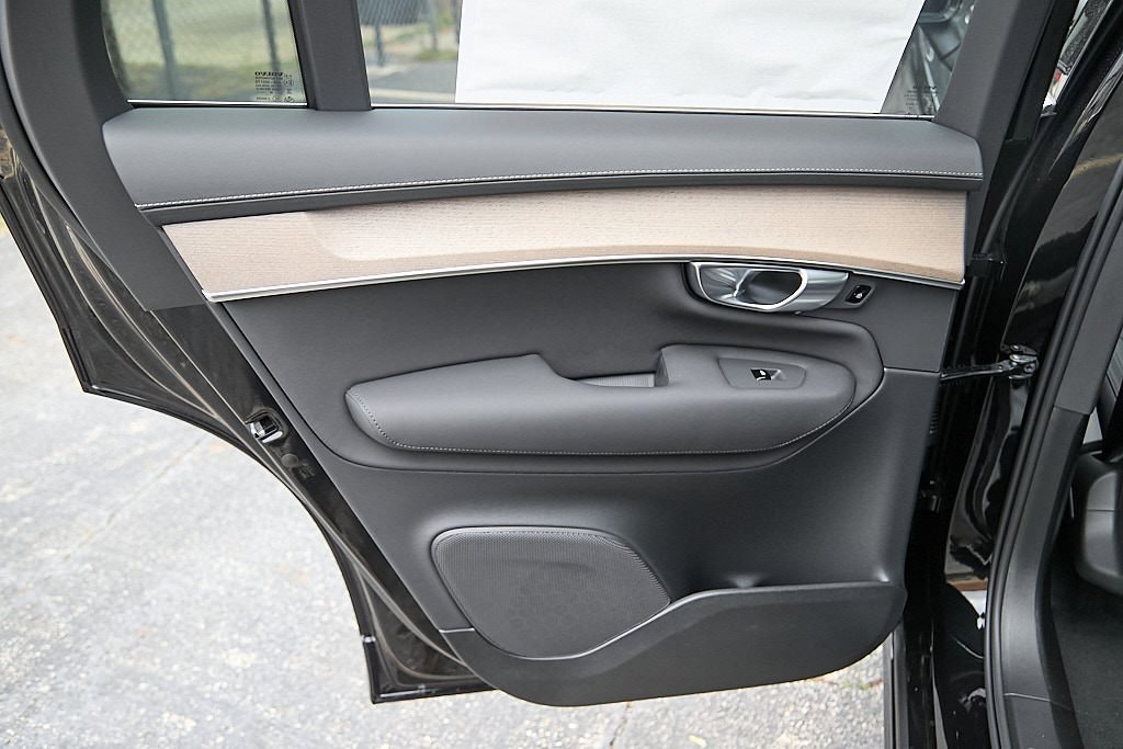 New 2026 Volvo XC90 B6 Plus w/ Protection Package Premier image 20
