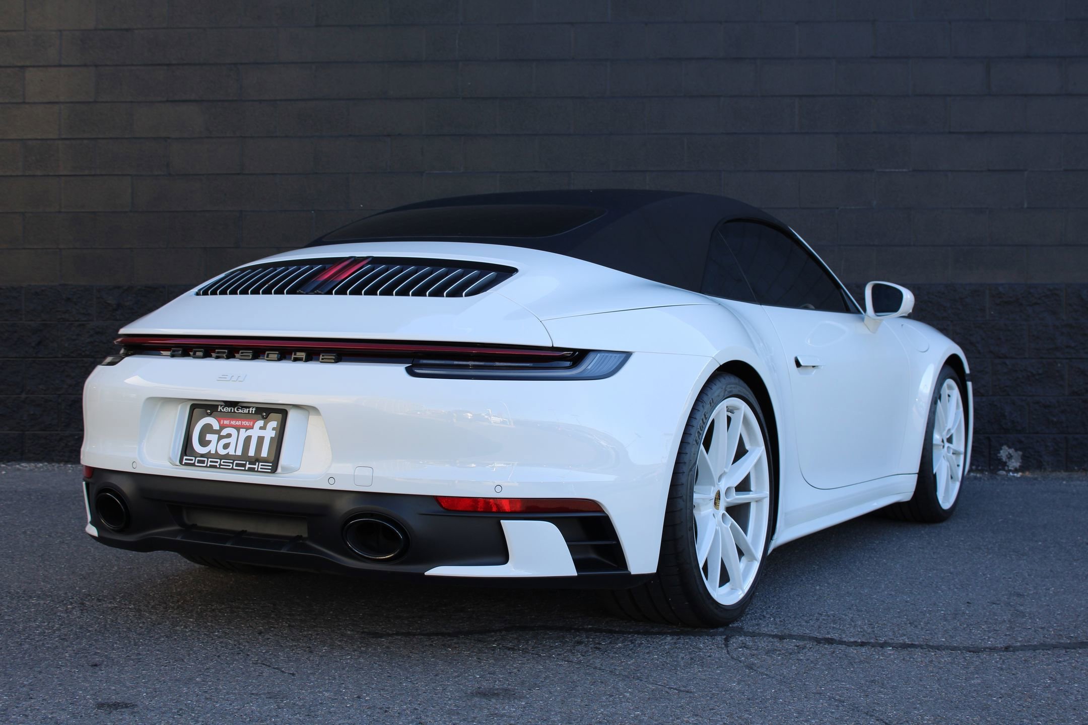 Used 2024 Porsche 911 Carrera image 9