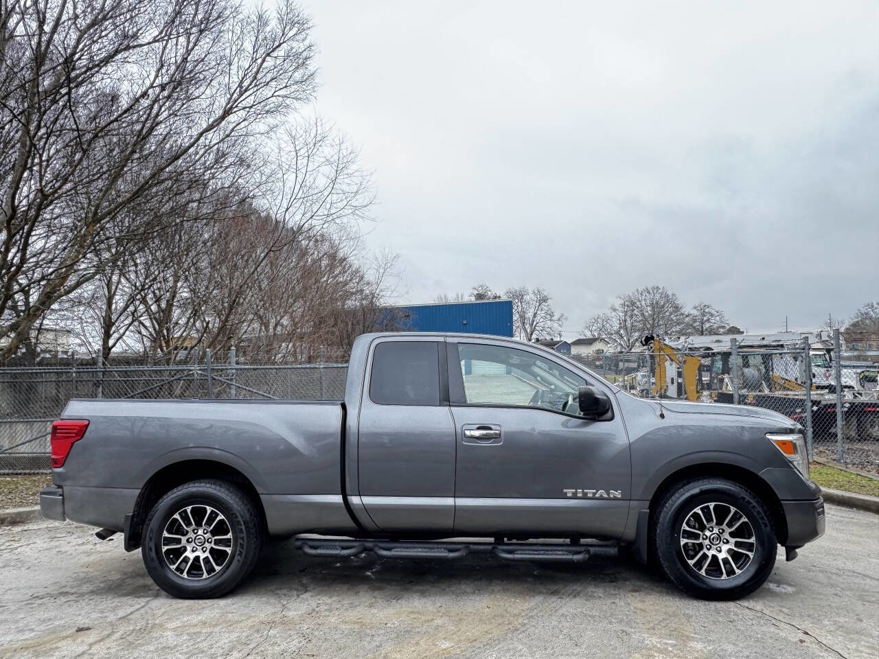 Used 2021 Nissan Titan SV w/ Accessory Utility Package image 4