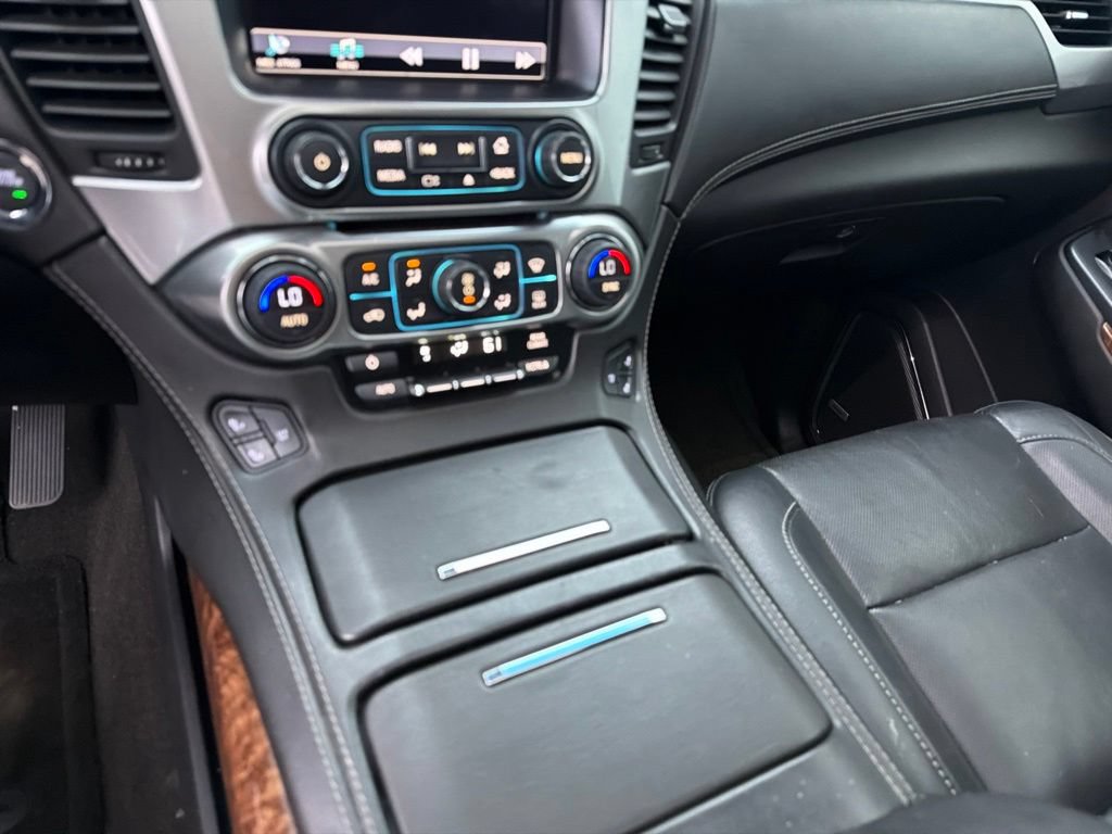 Used 2015 Chevrolet Suburban LTZ RWD image 7