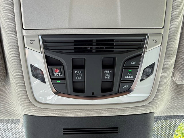 Used 2026 Acura MDX w/ Technology Package FWD image 32