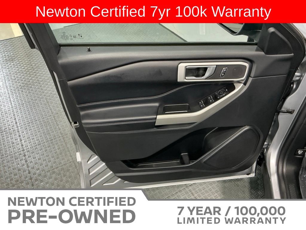 Used 2021 Ford Explorer XLT w/ Equipment Group 202A AWD/4WD image 47