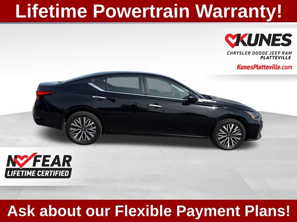 Used 2024 Nissan Altima 2.5 SV AWD/4WD image 11