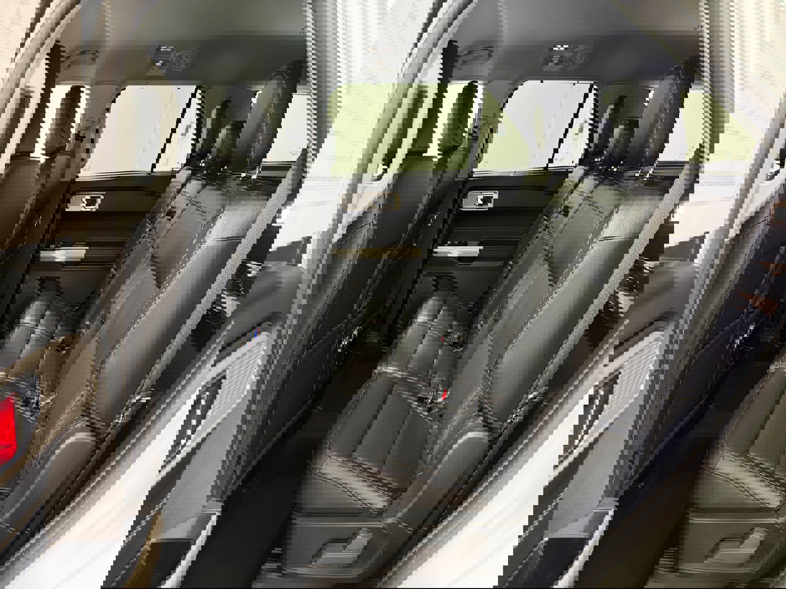 Used 2021 Ford Explorer Limited w/ Equipment Group 301A image 29