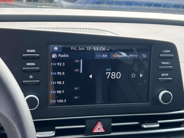 Certified 2025 Hyundai Elantra SE FWD image 24