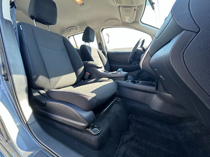 Used 2017 Nissan Leaf S w/ Charge Package FWD image 13