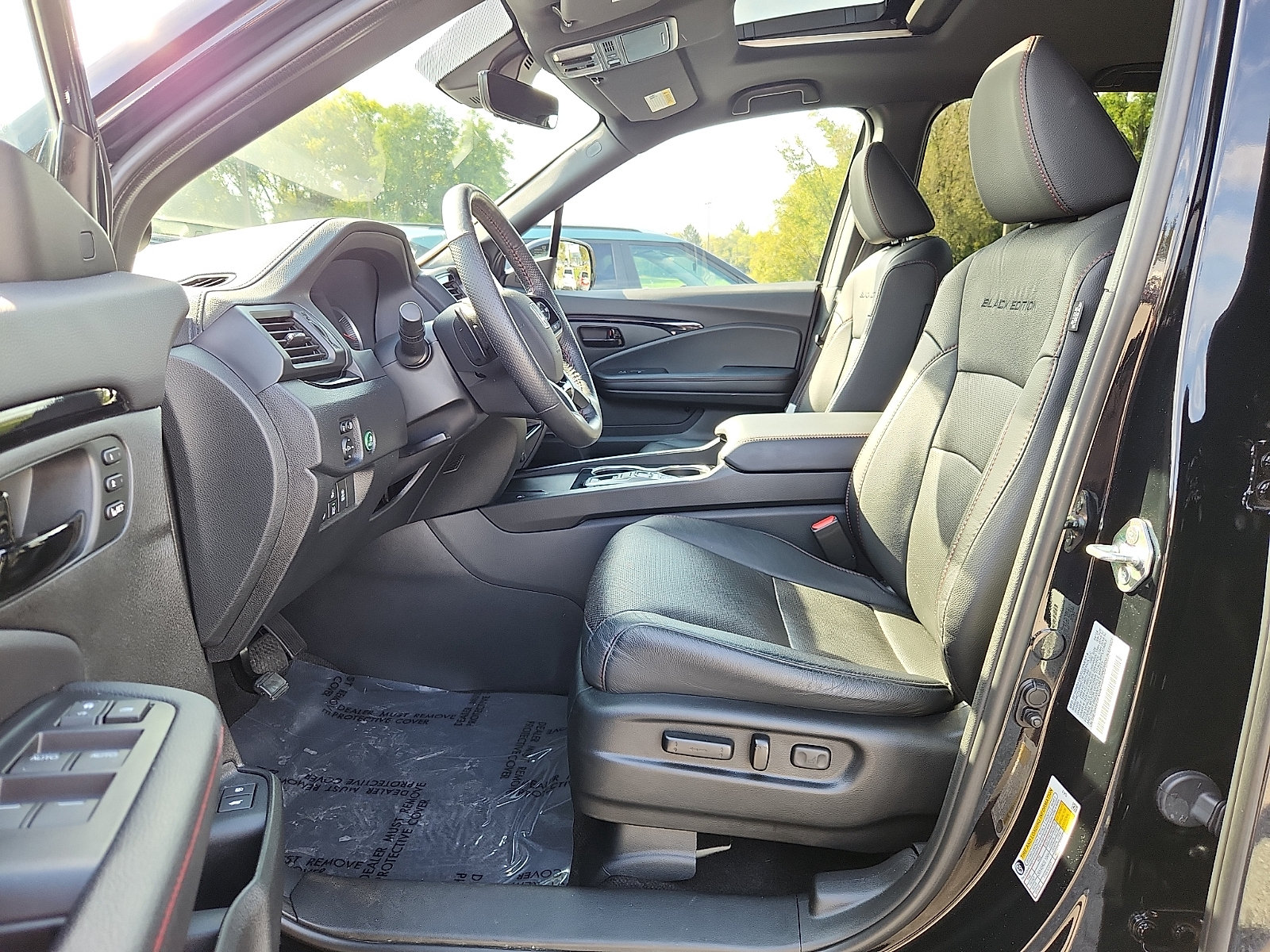 Used 2024 Honda Passport Black Edition image 14