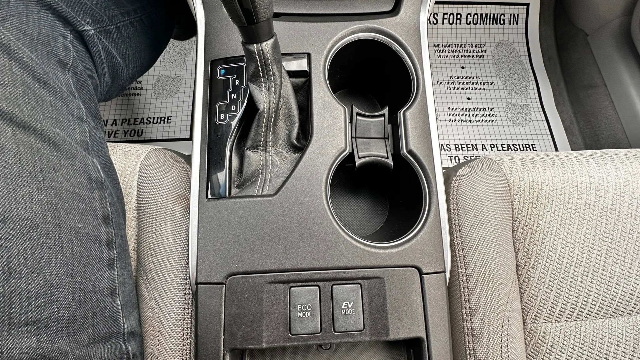 Used 2015 Toyota Camry LE image 14