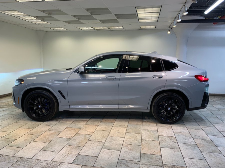 Used 2024 BMW X4 xDrive30i w/ M Sport Package AWD/4WD image 6