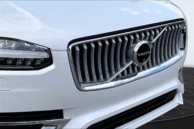 Certified 2024 Volvo XC90 T8 Ultimate w/ Protection Package Premier AWD/4WD image 32