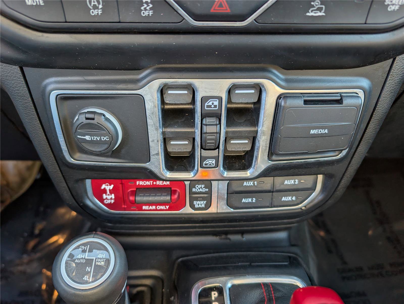 Used 2022 Jeep Gladiator Rubicon w/ Cold Weather Group image 24