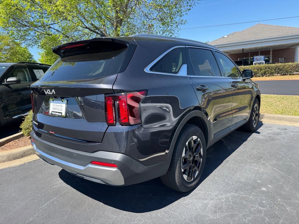 Certified 2025 Kia Sorento S image 6