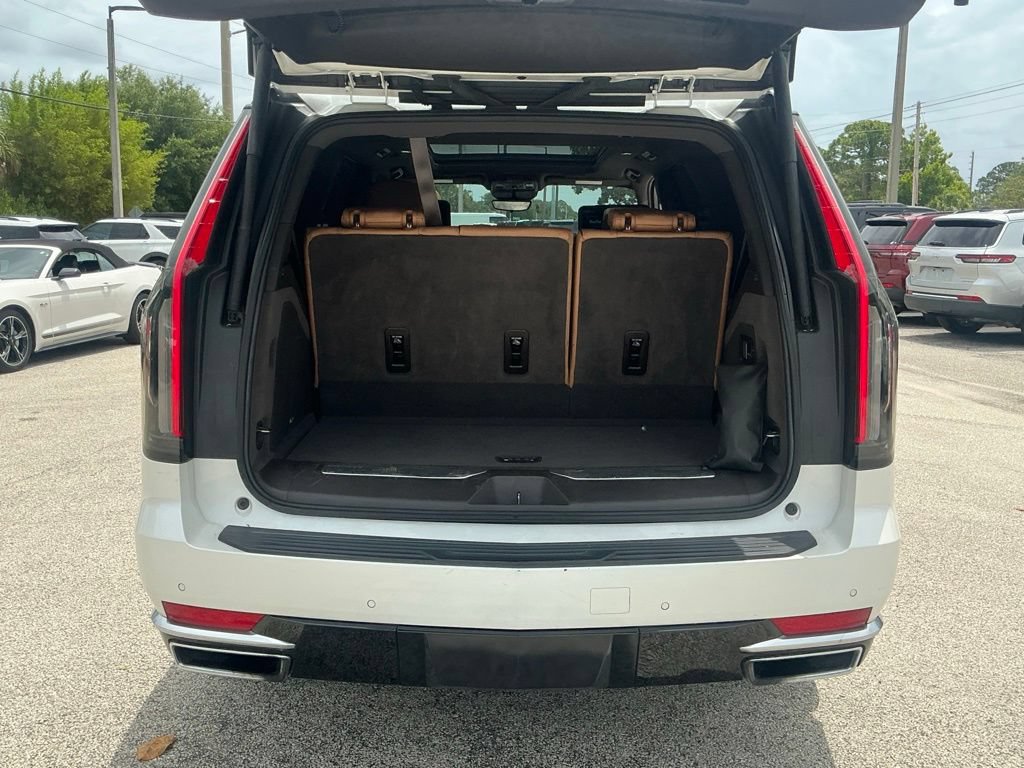 Used 2023 Cadillac Escalade Premium Luxury w/ Performance Package AWD/4WD image 37