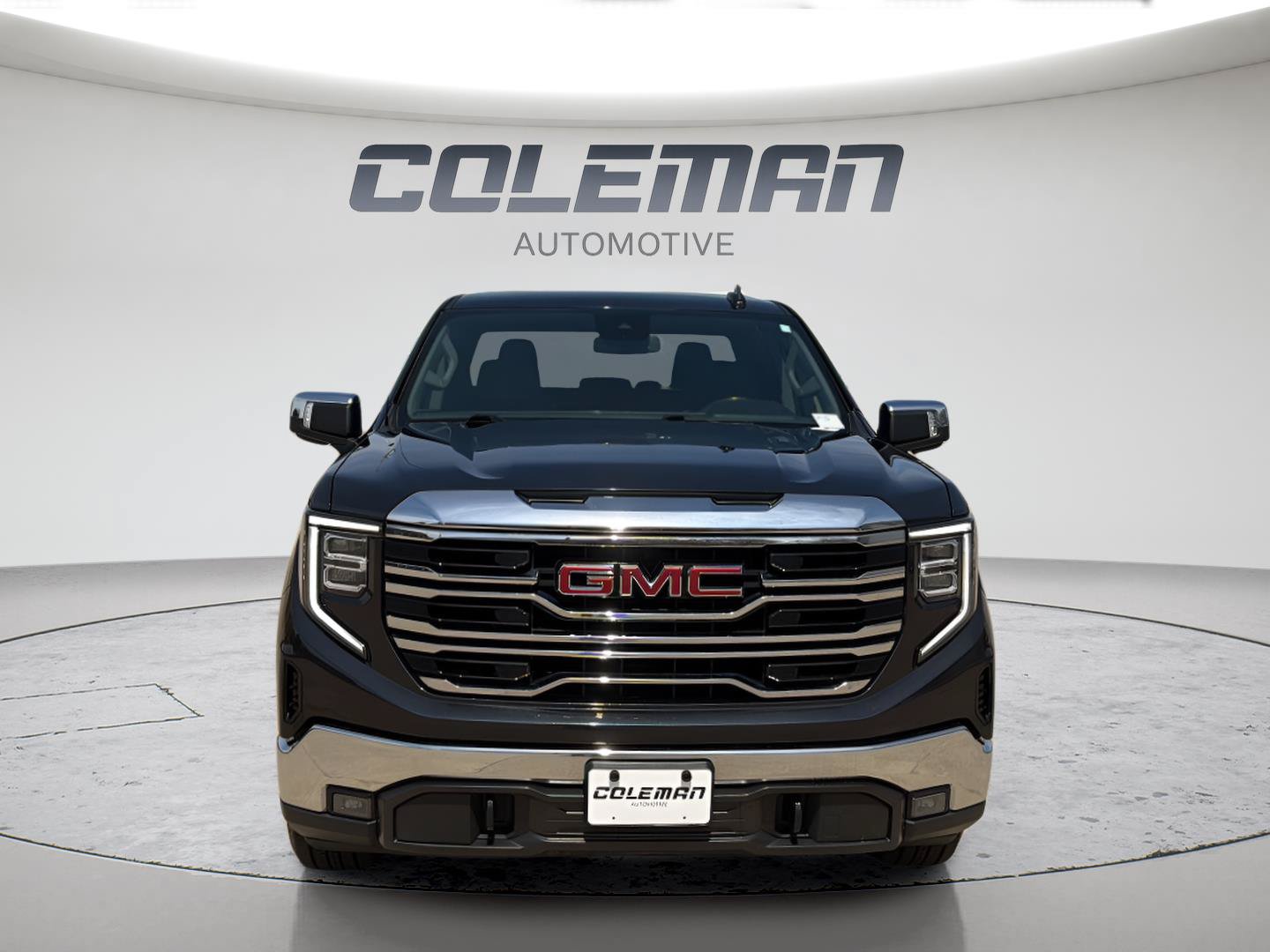 Used 2025 GMC Sierra 1500 SLT AWD/4WD image 12