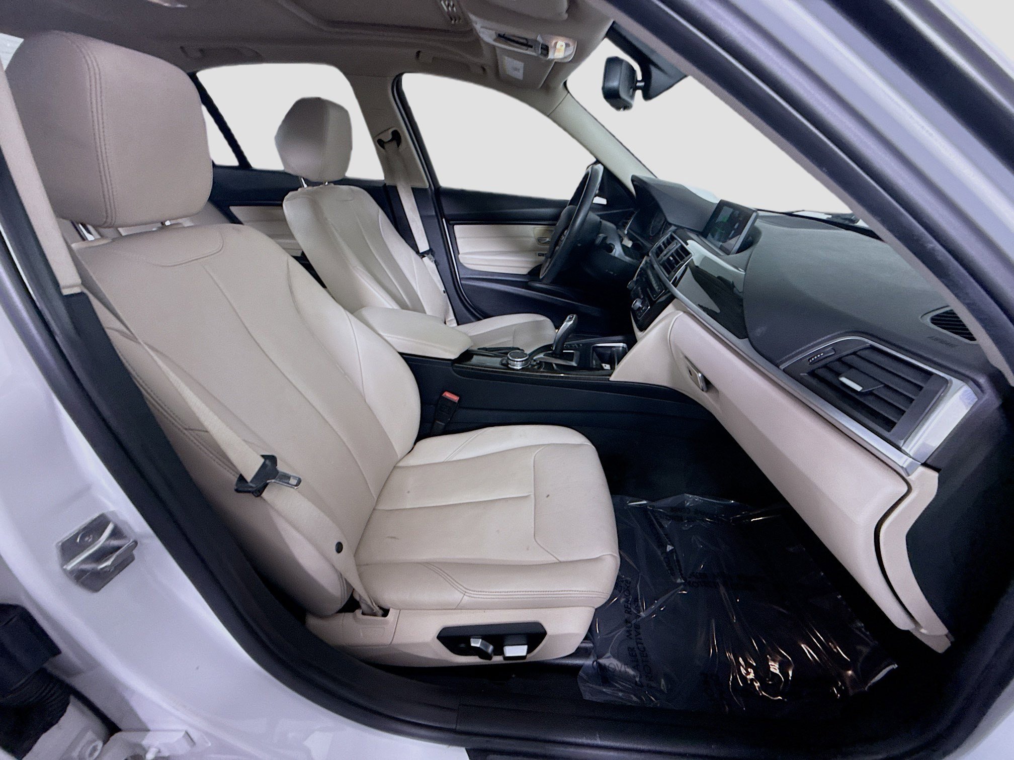 Used 2016 BMW 320i xDrive Sedan image 29