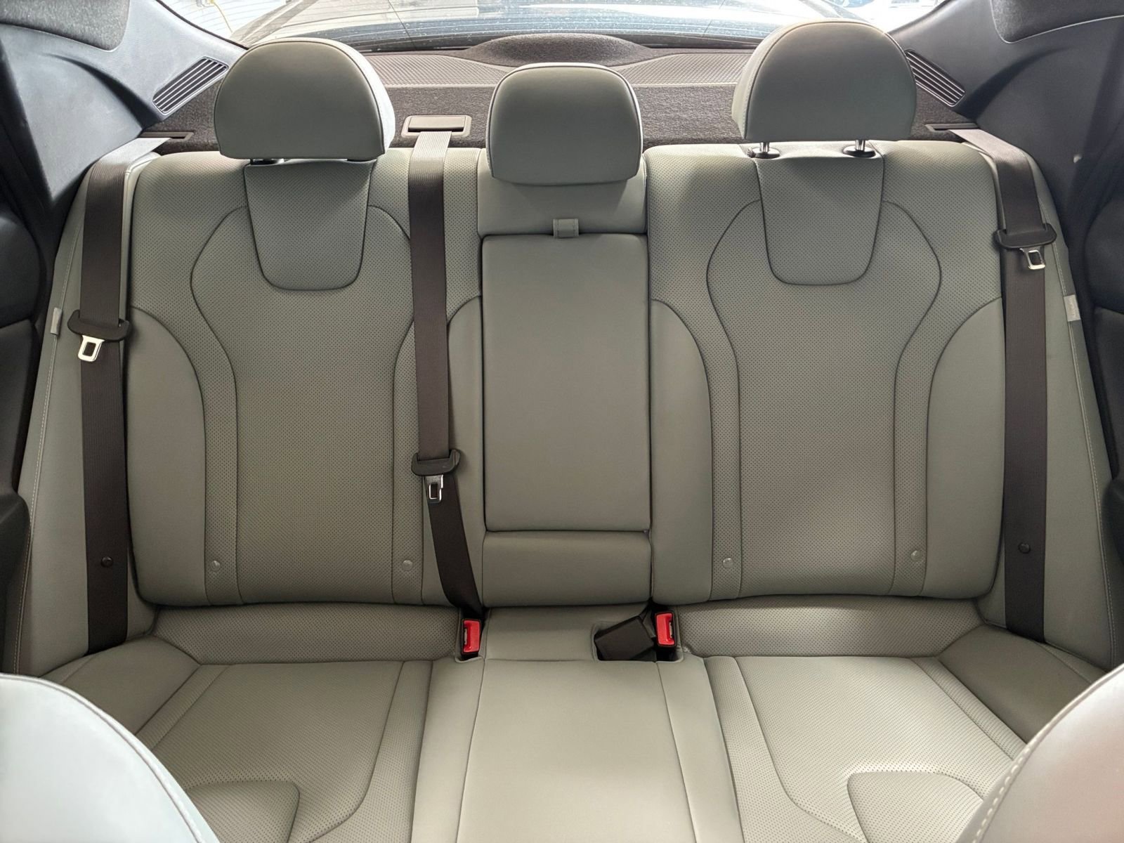 Used 2025 Hyundai Elantra Limited FWD image 40