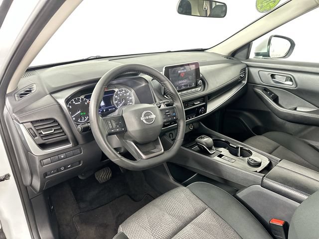 Used 2025 Nissan Rogue SV AWD/4WD image 18