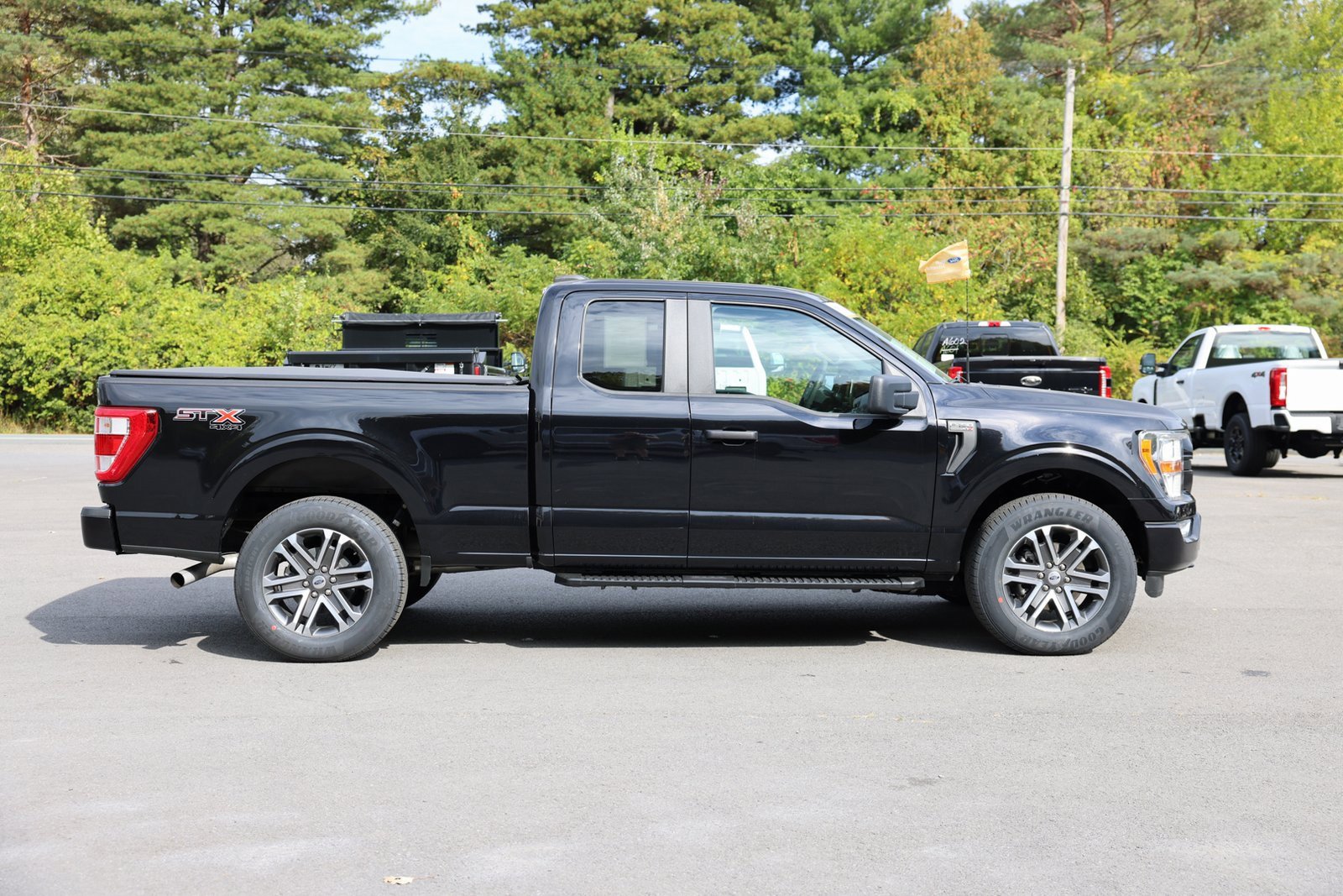 Certified 2022 Ford F150 XL w/ STX Appearance Package image 6