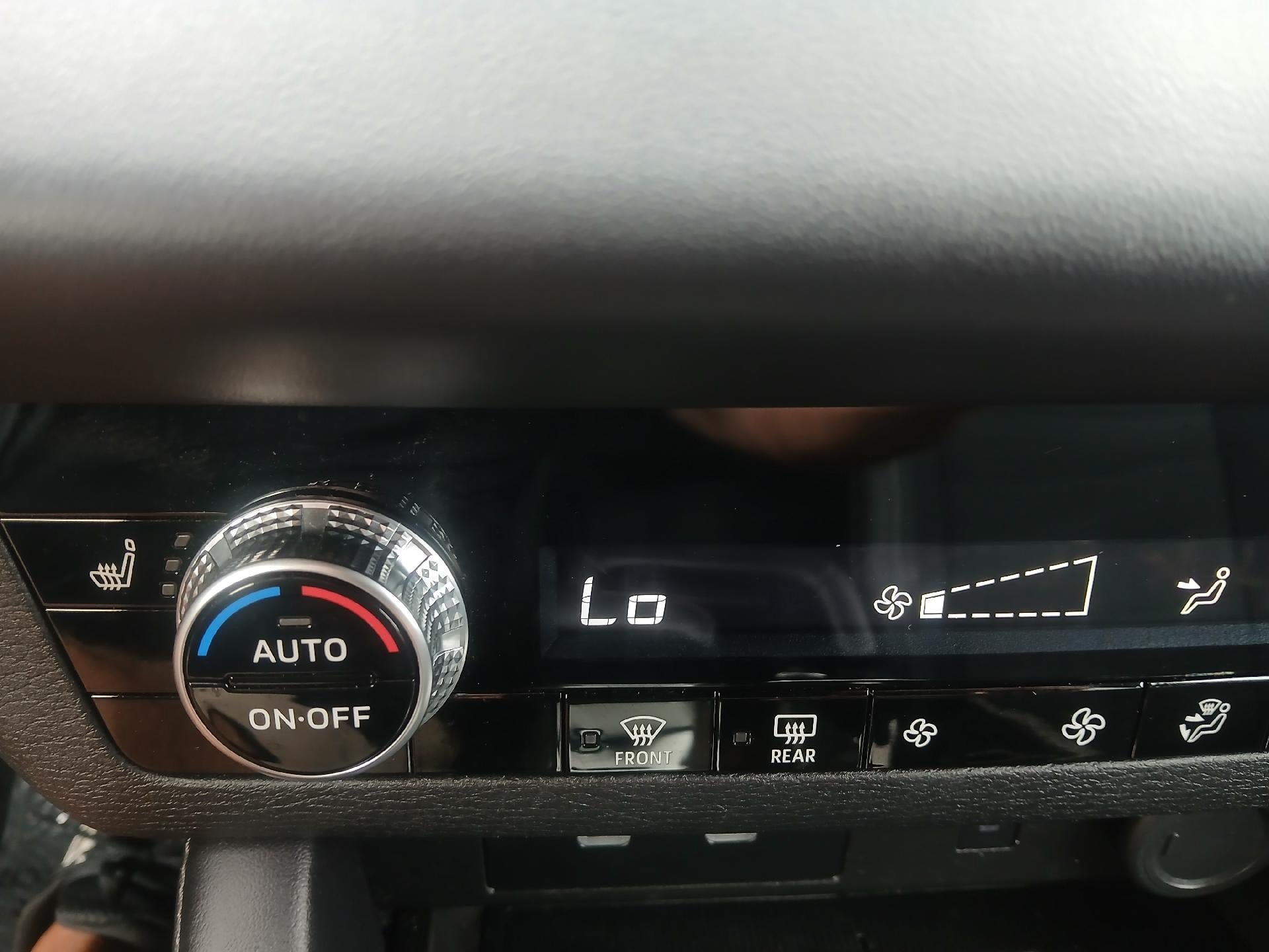Used 2025 Mitsubishi Outlander SE AWD/4WD image 27