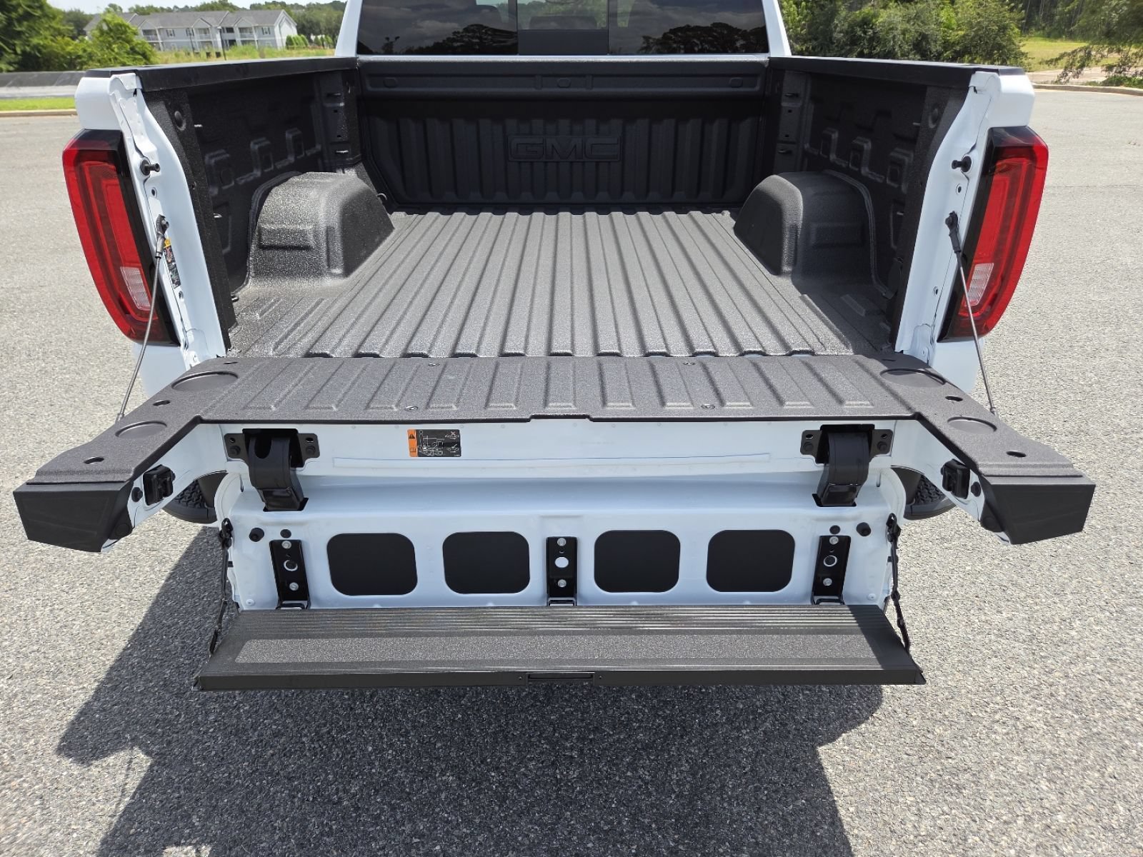 New 2026 GMC Sierra 1500 AT4 w/ AT4 Premium Package AWD/4WD image 24