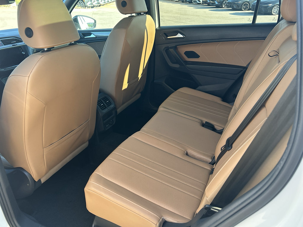 Used 2023 Volkswagen Tiguan SE R-Line AWD/4WD image 9