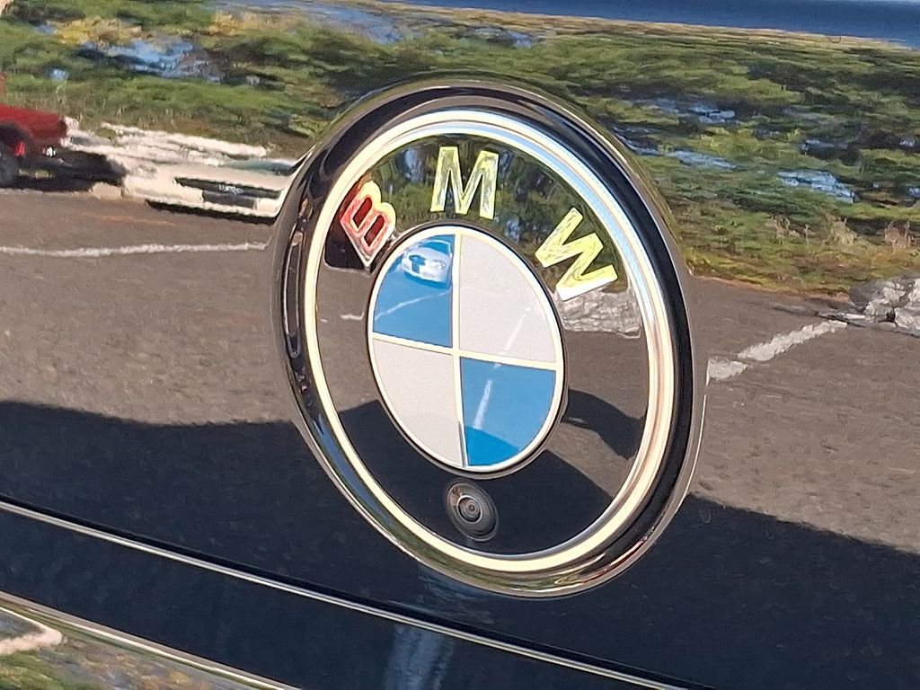 Used 2025 BMW 740i xDrive image 32