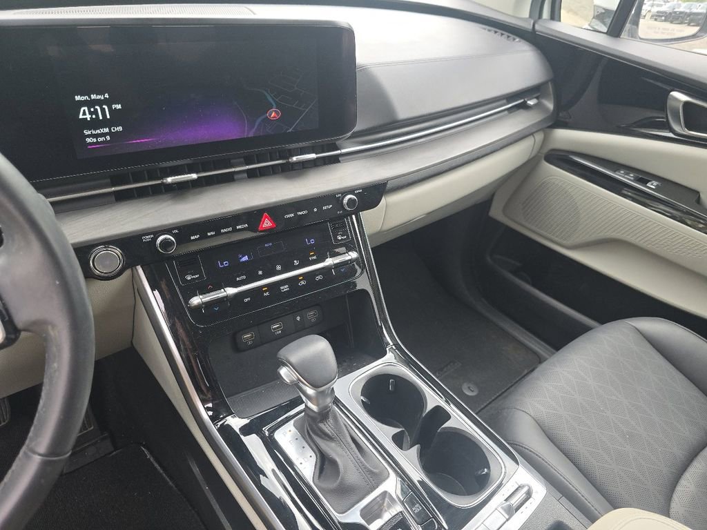 Used 2024 Kia Carnival FWD image 27