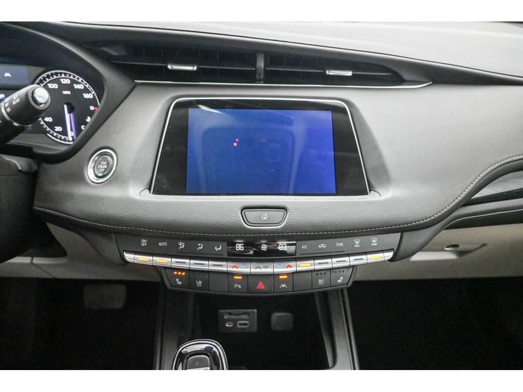 Used 2023 Cadillac XT4 Premium Luxury AWD/4WD image 17