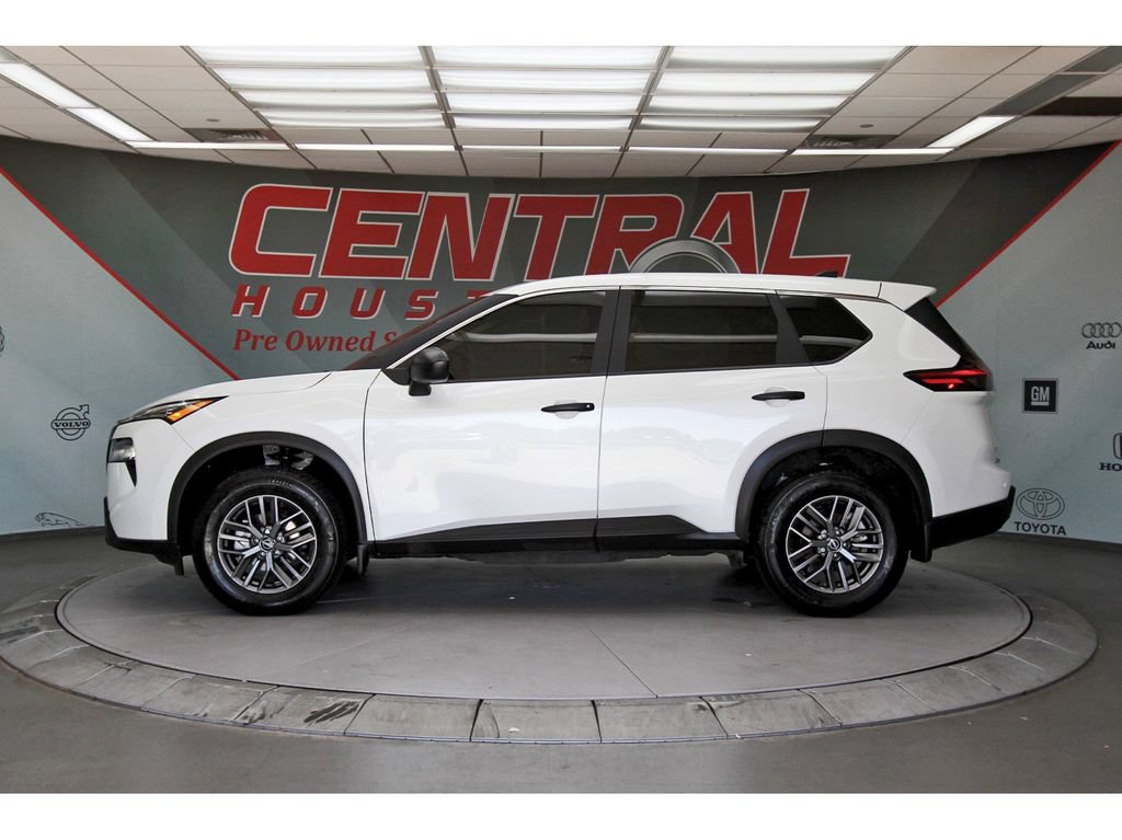 Certified 2025 Nissan Rogue S FWD image 3