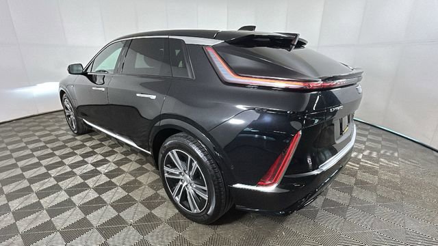 Used 2024 Cadillac Lyriq Luxury AWD/4WD image 5