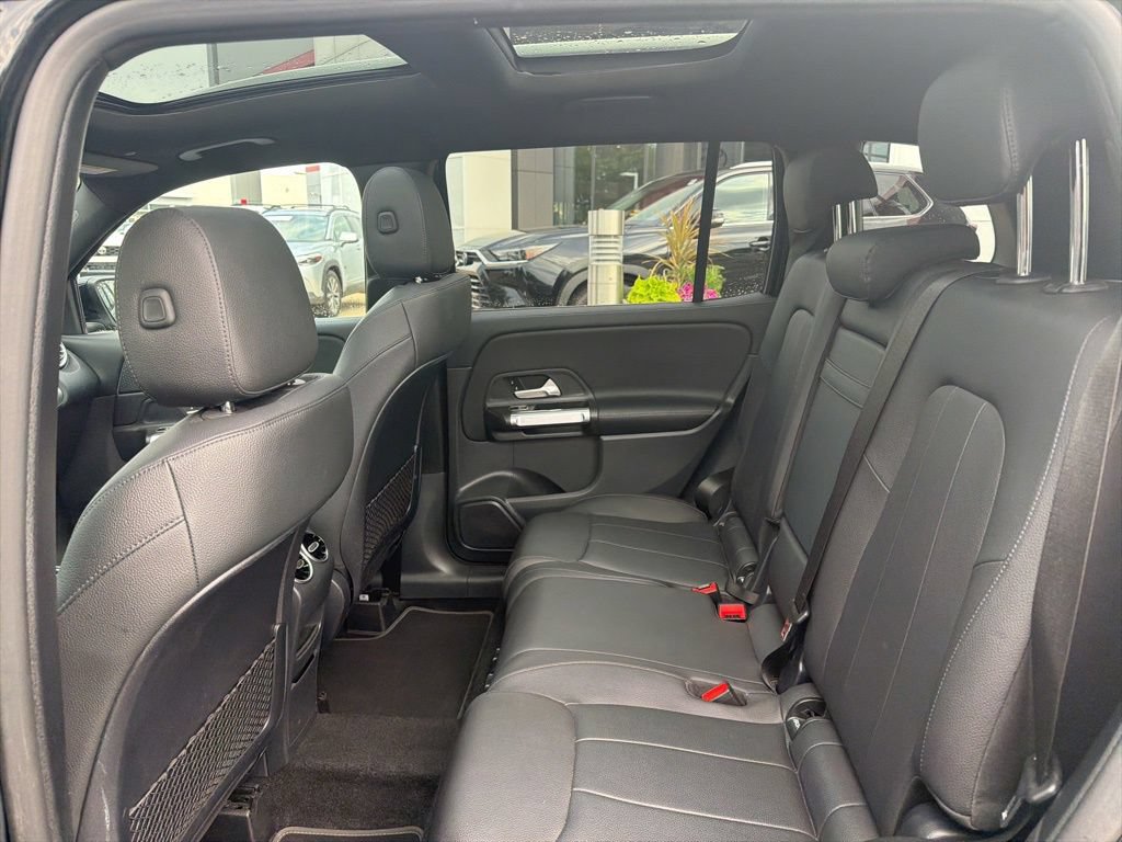 Used 2025 Mercedes-Benz GLB 250 image 13