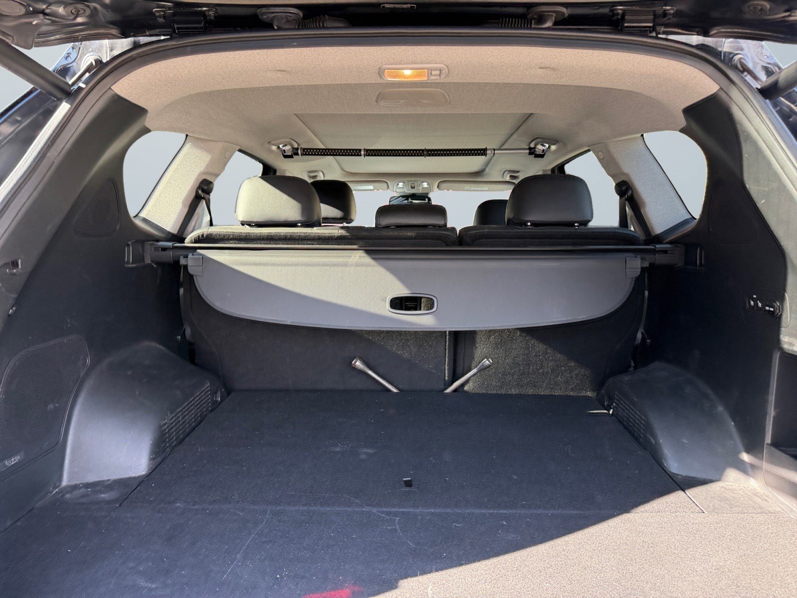 Used 2020 Hyundai Santa Fe Limited image 16