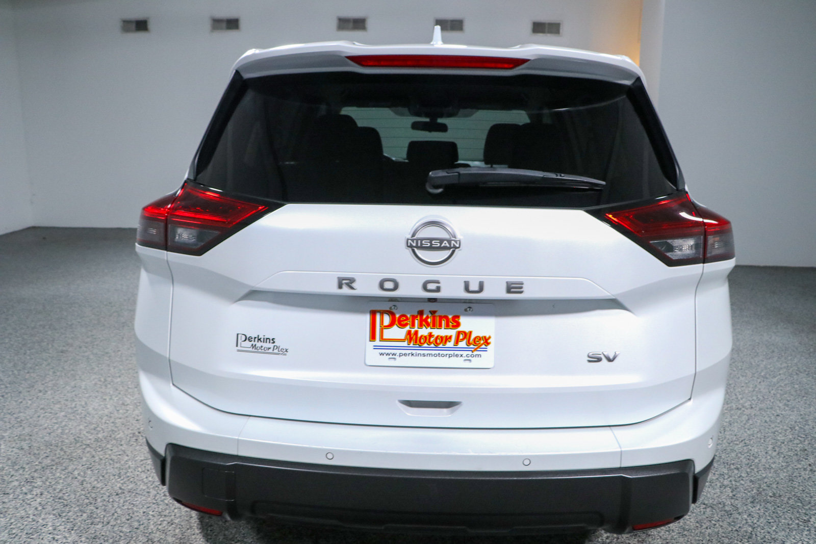 Used 2024 Nissan Rogue SV FWD image 8