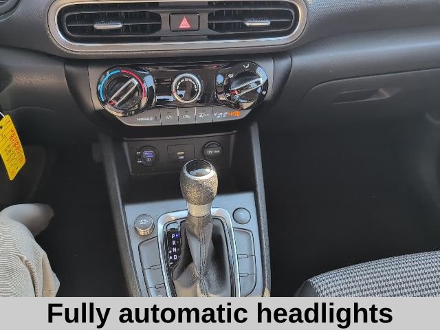 Used 2022 Hyundai Kona SE image 6