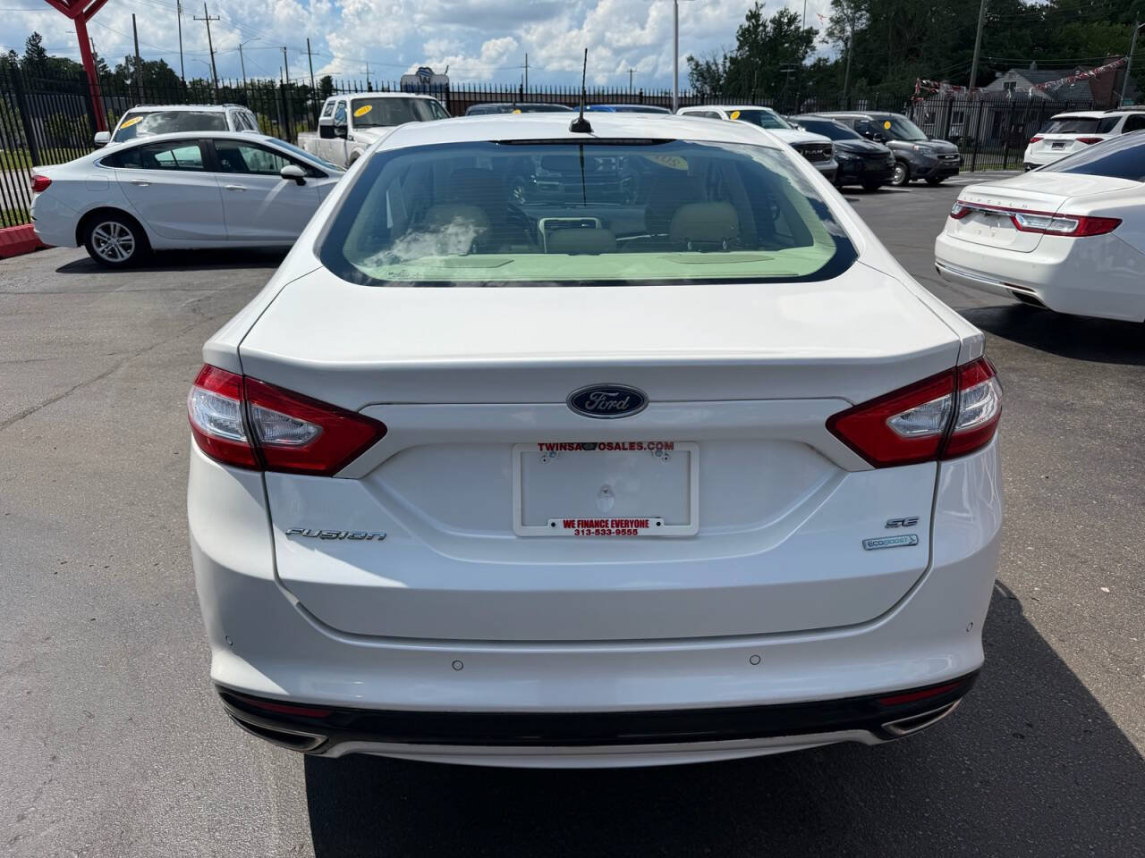 Used 2016 Ford Fusion SE w/ Equipment Group 202A FWD image 6