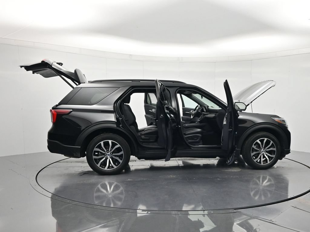 Used 2025 Ford Explorer ST-Line AWD/4WD image 48