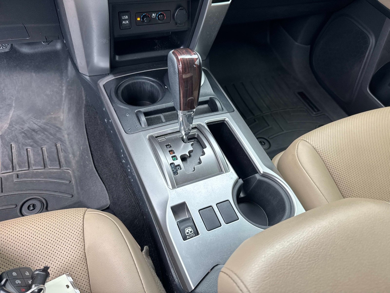 Used 2017 Toyota 4Runner Limited AWD/4WD image 27
