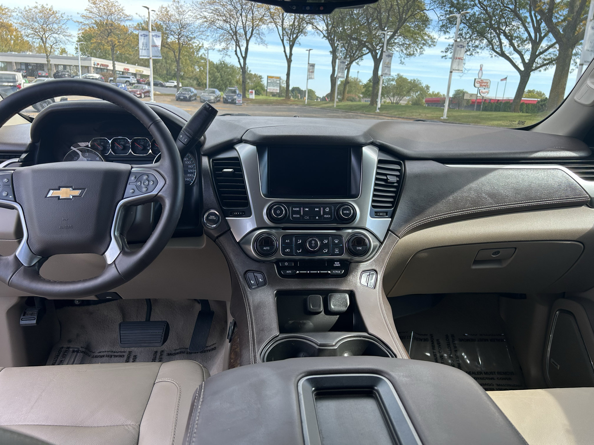 Used 2019 Chevrolet Suburban LT RWD image 9
