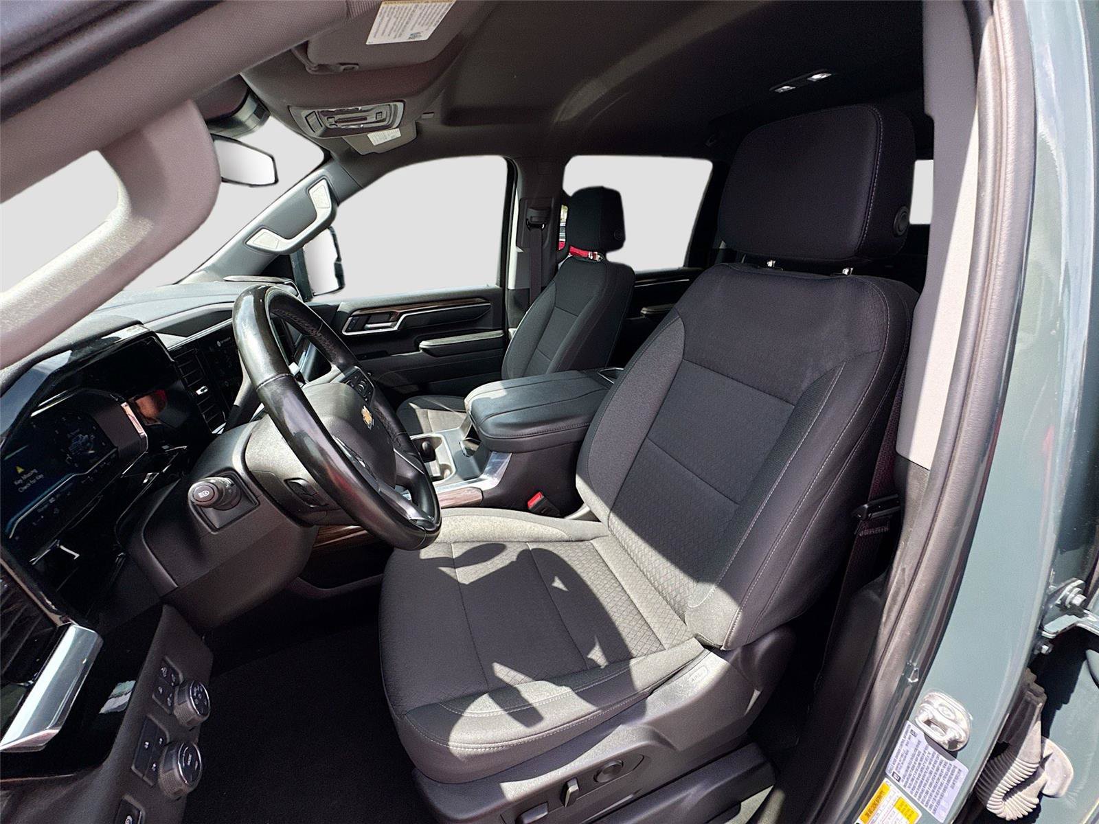Used 2025 Chevrolet Silverado 3500 LT w/ Texas Edition AWD/4WD image 3