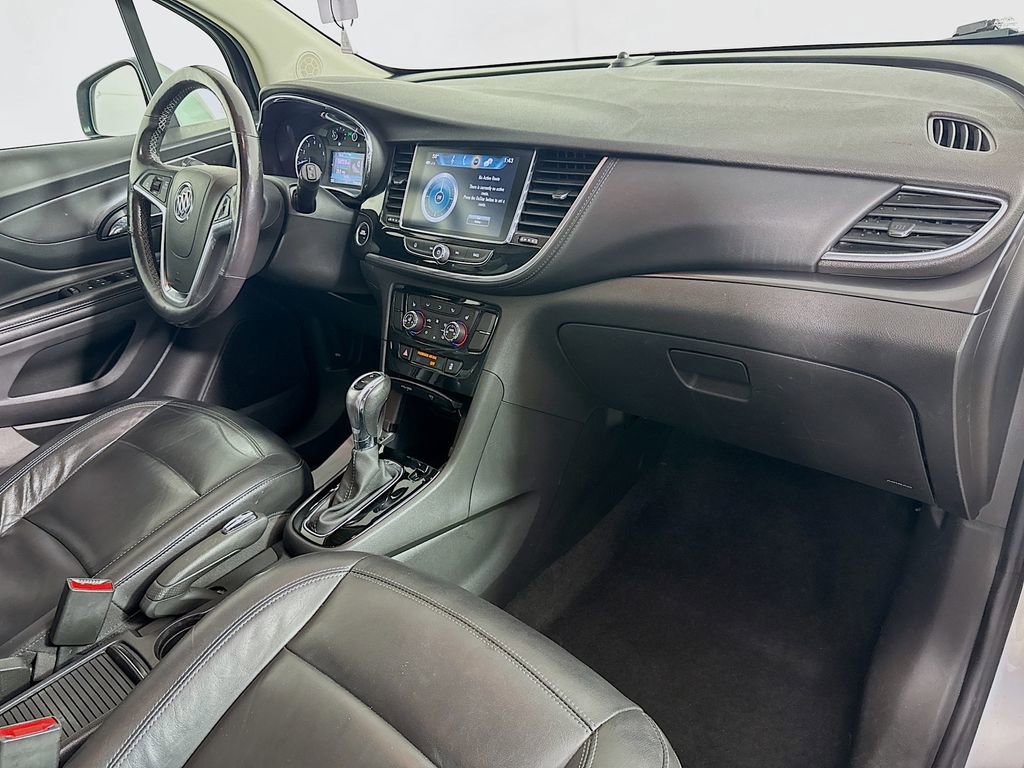 Used 2020 Buick Encore Essence FWD image 33