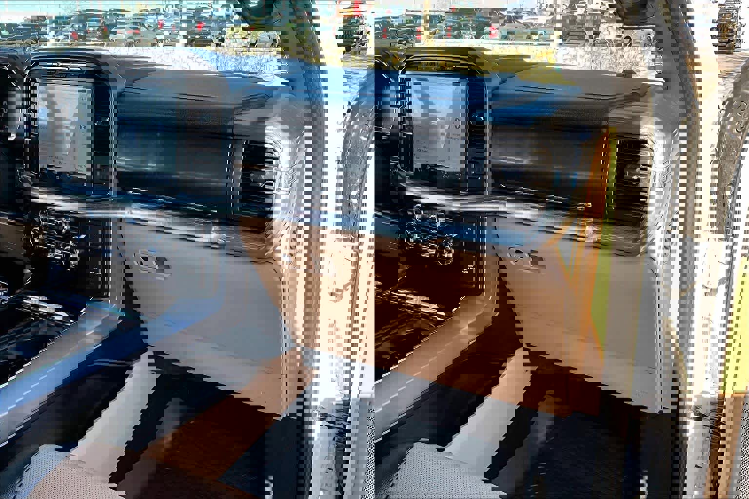 Used 2022 Ford F150 Lariat w/ Equipment Group 502A High image 18