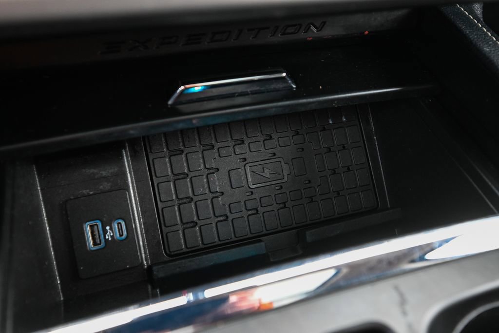 Used 2022 Ford Expedition Max XLT image 36
