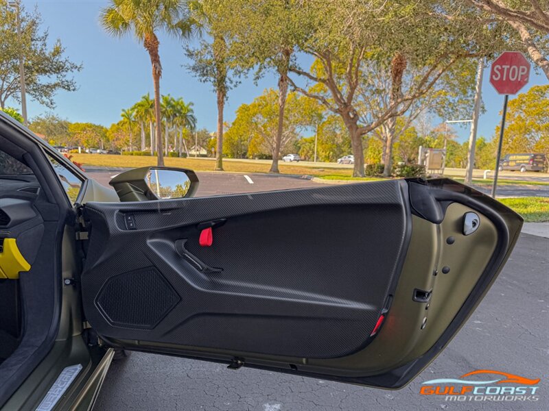 Used 2023 Lamborghini Huracan Tecnica RWD image 37