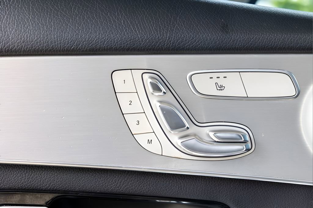 Used 2019 Mercedes-Benz GLC 300 image 33
