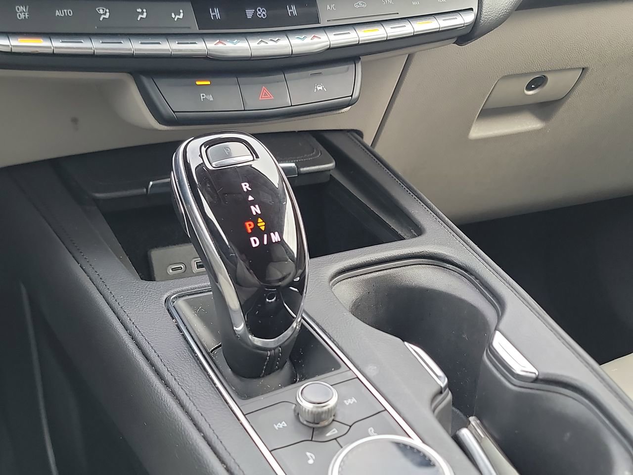Used 2023 Cadillac XT4 Premium Luxury AWD/4WD image 17