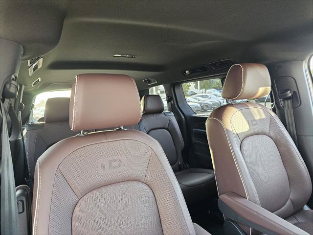 Used 2025 Volkswagen ID. Buzz Pro S RWD image 3