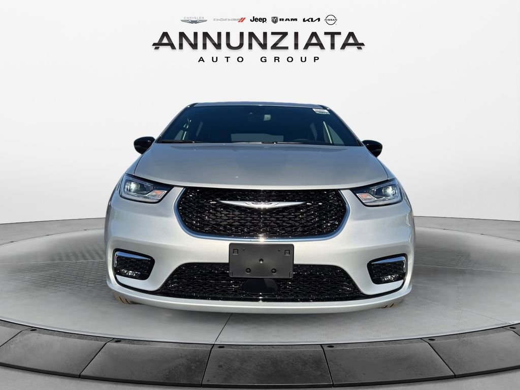 New 2026 Chrysler Pacifica Limited image 8